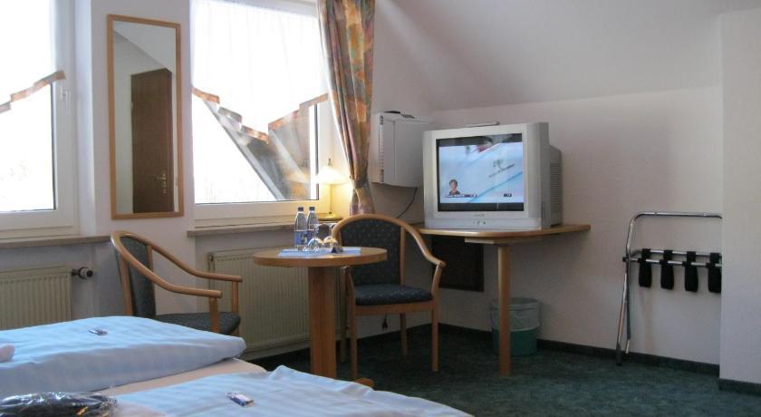 Tommes Gaestehaus Zur Muehle Schmallenberg Room photo